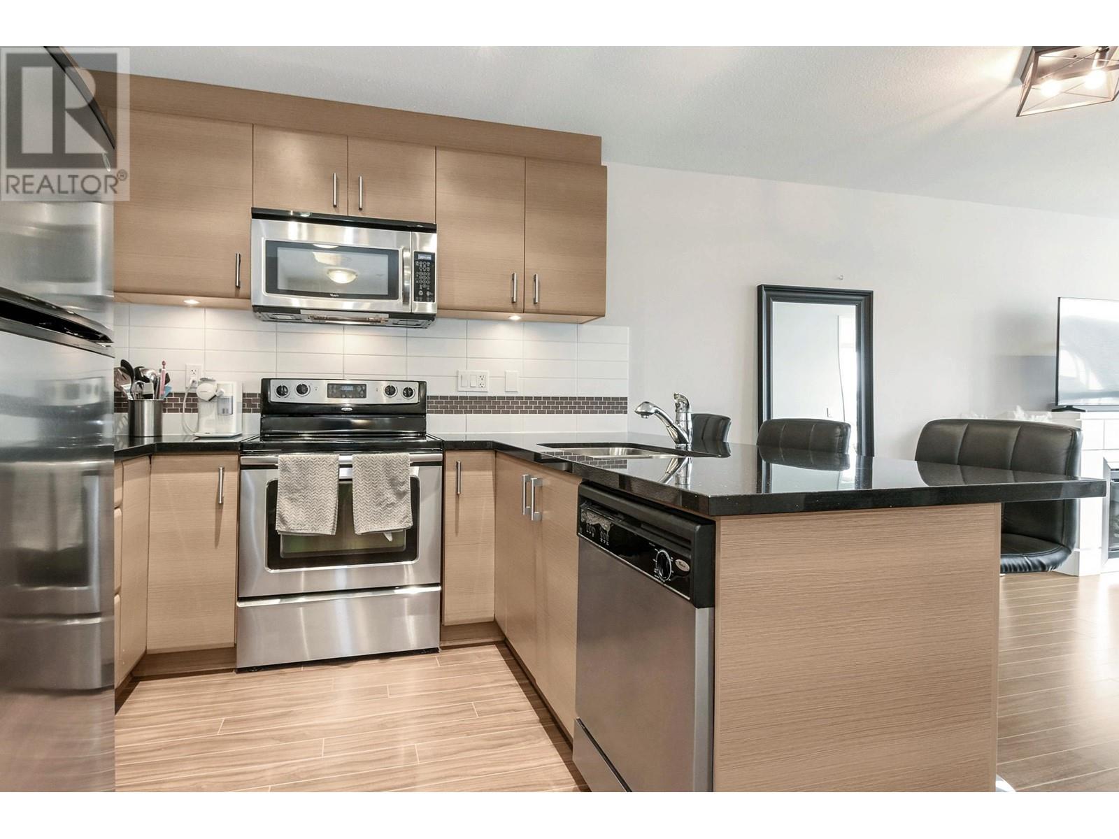 202 12069 Harris Road, Pitt Meadows, British Columbia  V3Y 0C8 - Photo 5 - R2969360