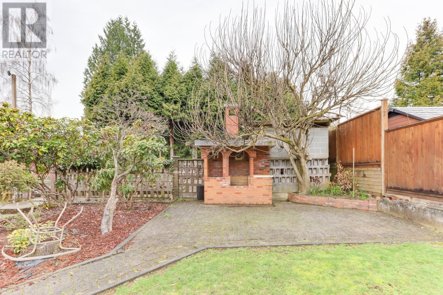 7765 Government Road, Burnaby, British Columbia  V5A 2C7 - Photo 30 - R2969367