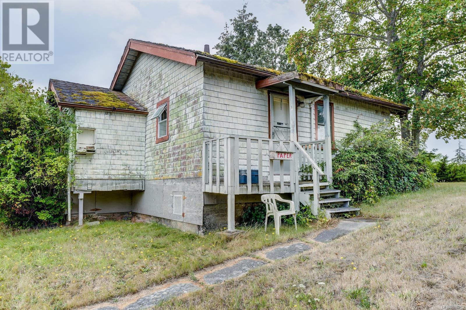 Property at 3927 Douglas St image 1