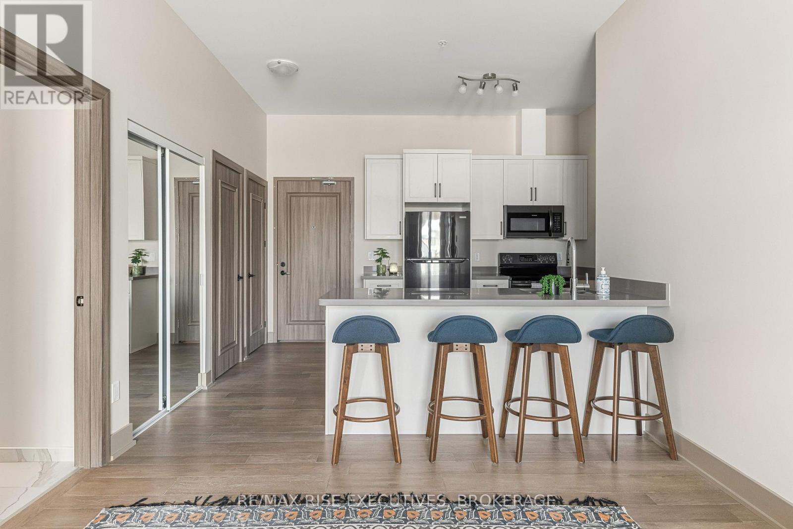 Property at 516 - 820 GARDINERS ROAD image 2
