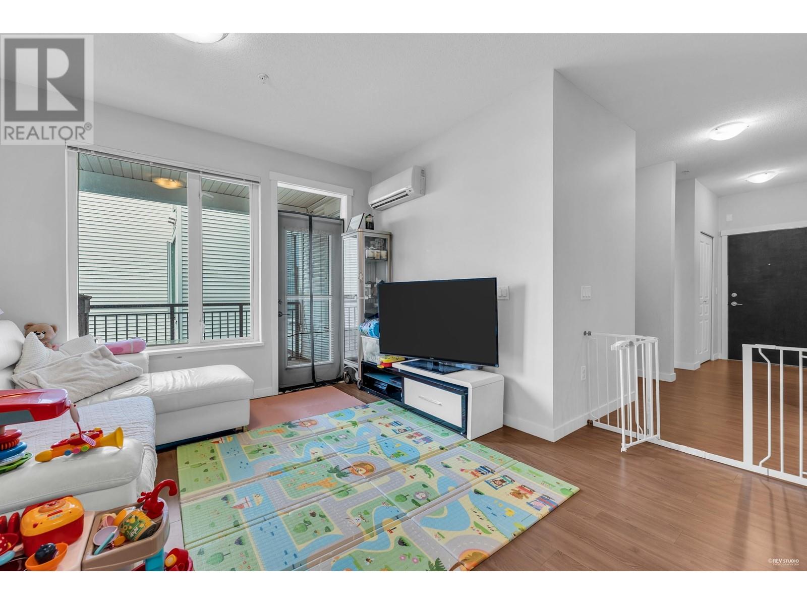 Listing Picture 14 of 39 : 317 9399 ODLIN ROAD, Richmond / 烈治文 - 魯藝地產 Yvonne Lu Group - MLS Medallion Club Member