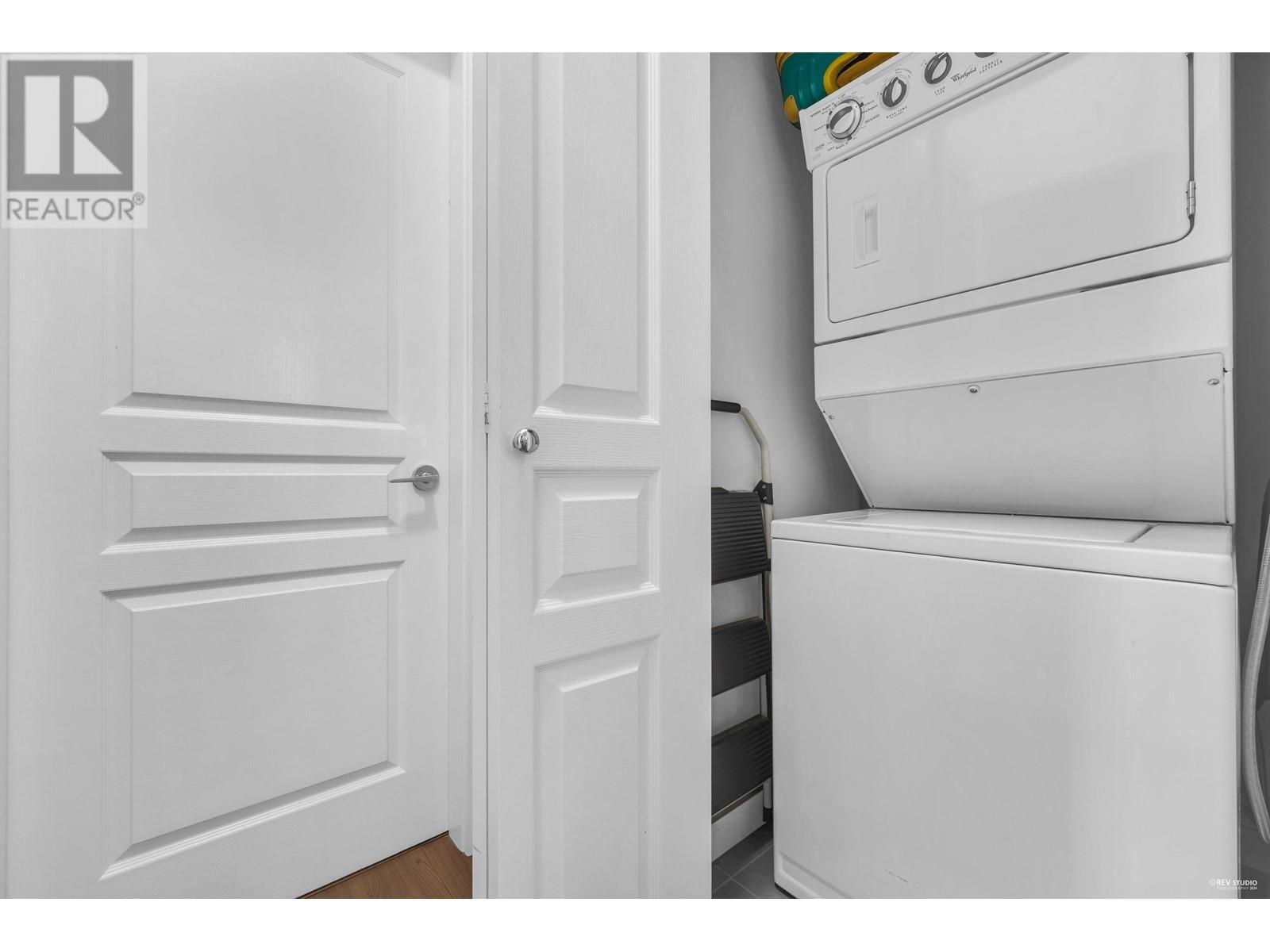 Listing Picture 5 of 39 : 317 9399 ODLIN ROAD, Richmond / 烈治文 - 魯藝地產 Yvonne Lu Group - MLS Medallion Club Member
