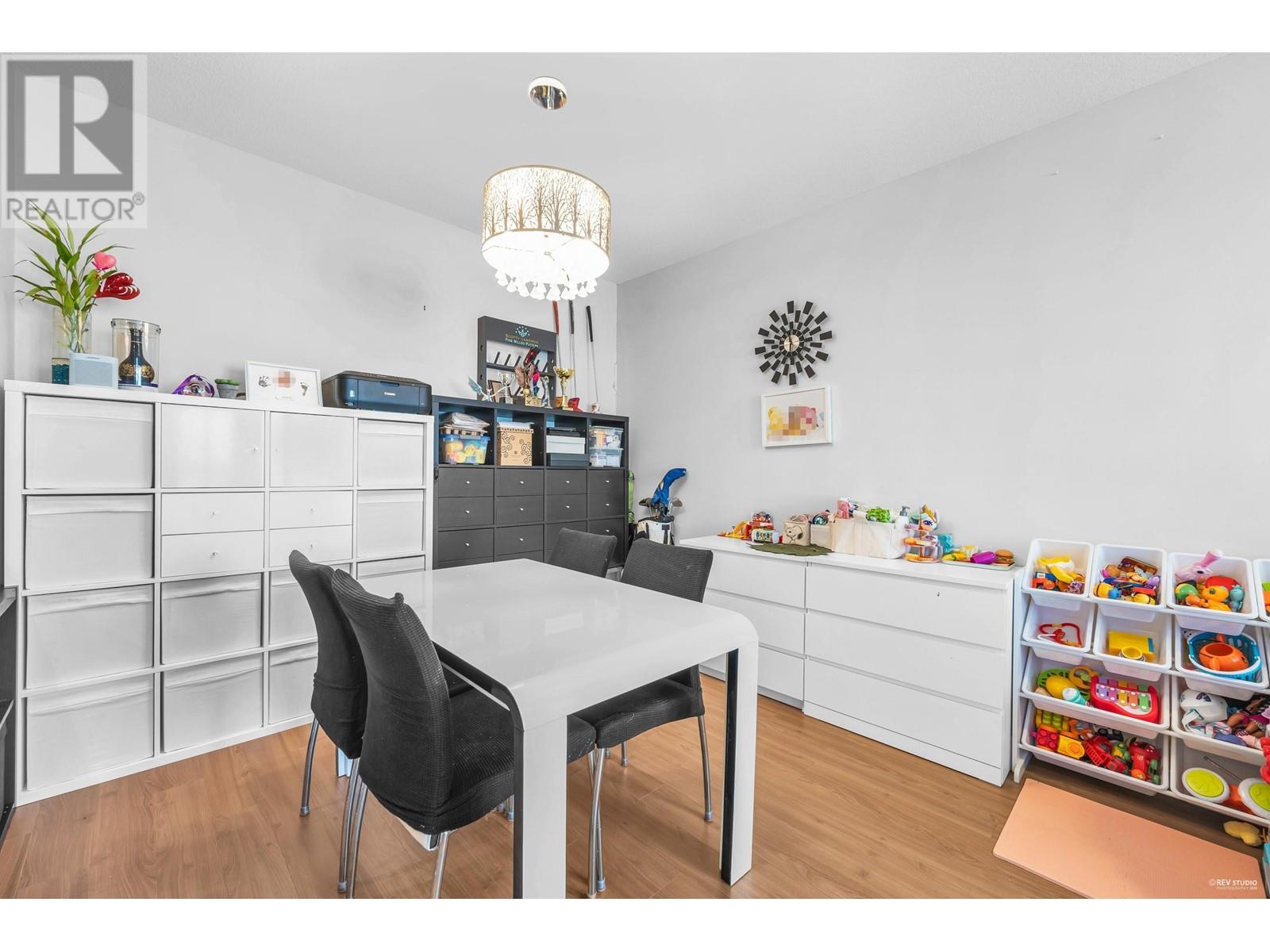 Listing Picture 10 of 39 : 317 9399 ODLIN ROAD, Richmond / 烈治文 - 魯藝地產 Yvonne Lu Group - MLS Medallion Club Member