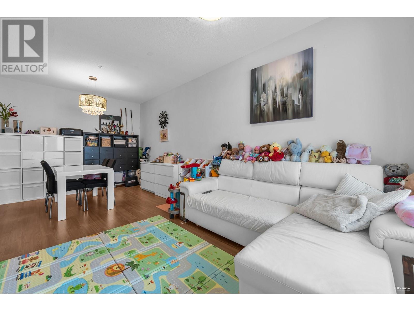 Listing Picture 15 of 39 : 317 9399 ODLIN ROAD, Richmond / 烈治文 - 魯藝地產 Yvonne Lu Group - MLS Medallion Club Member