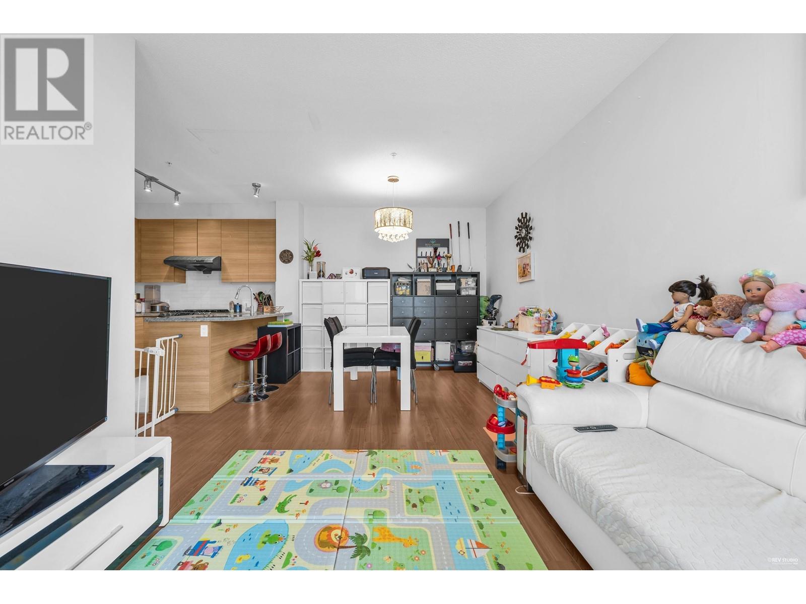 Listing Picture 16 of 39 : 317 9399 ODLIN ROAD, Richmond / 烈治文 - 魯藝地產 Yvonne Lu Group - MLS Medallion Club Member