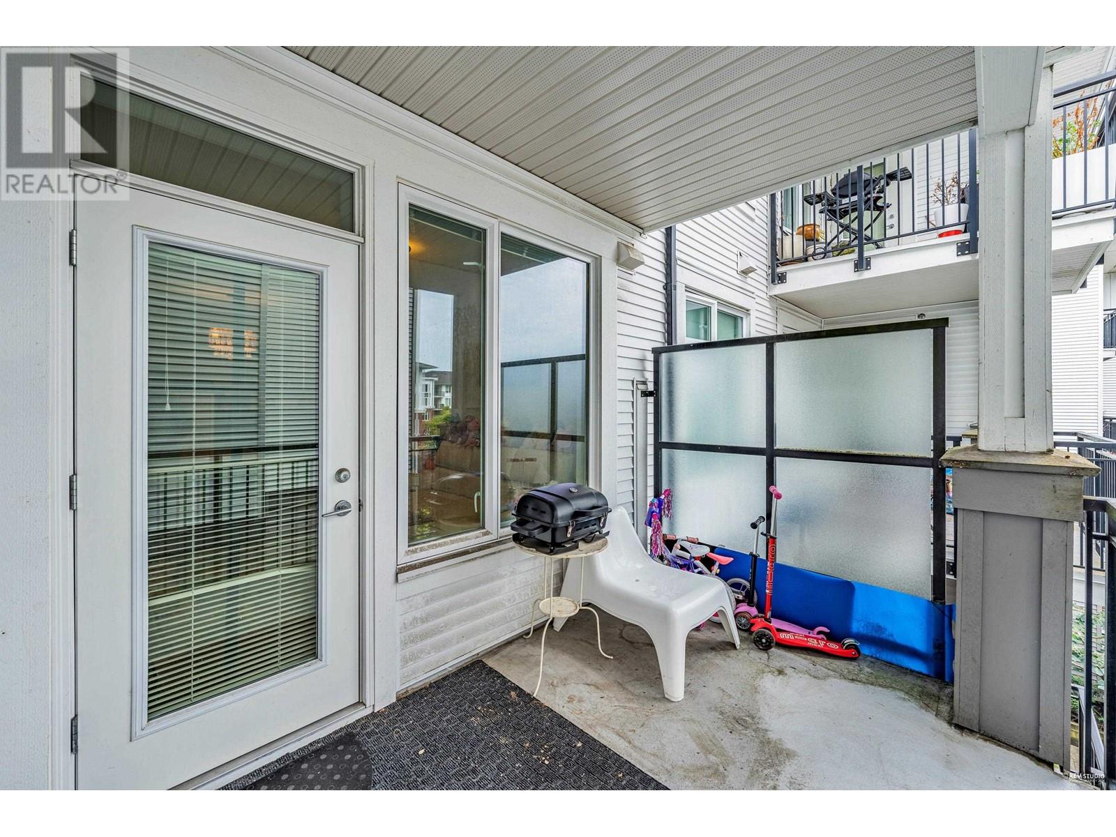 Listing Picture 18 of 39 : 317 9399 ODLIN ROAD, Richmond / 烈治文 - 魯藝地產 Yvonne Lu Group - MLS Medallion Club Member
