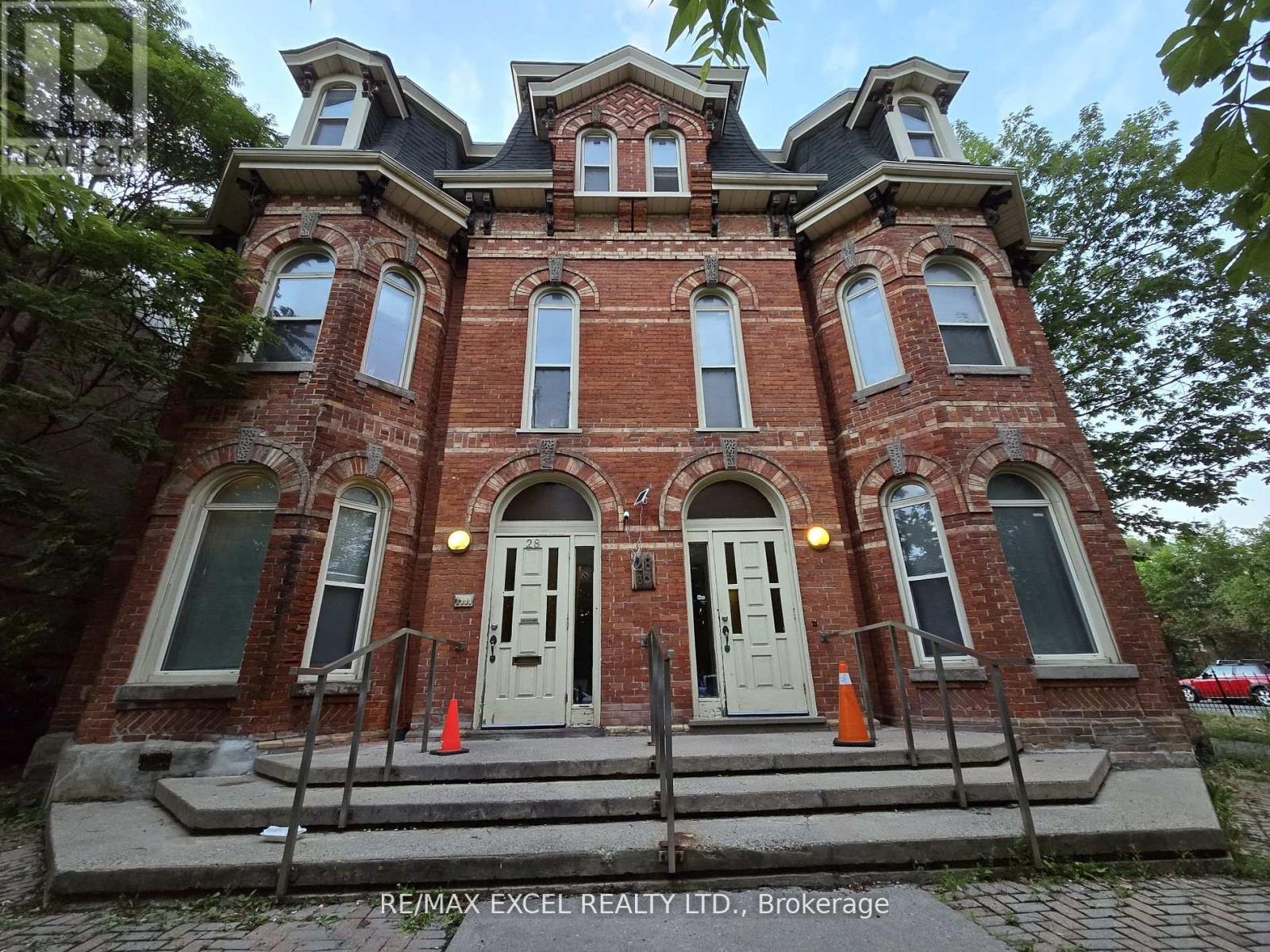 28 CECIL STREET, Toronto, Ontario