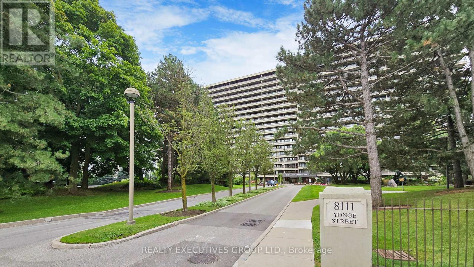 Property at 303 - 8111 YONGE STREET image 2