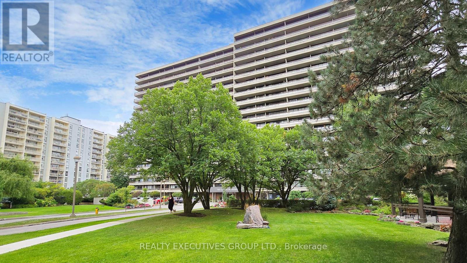 Property at 303 - 8111 YONGE STREET image 4