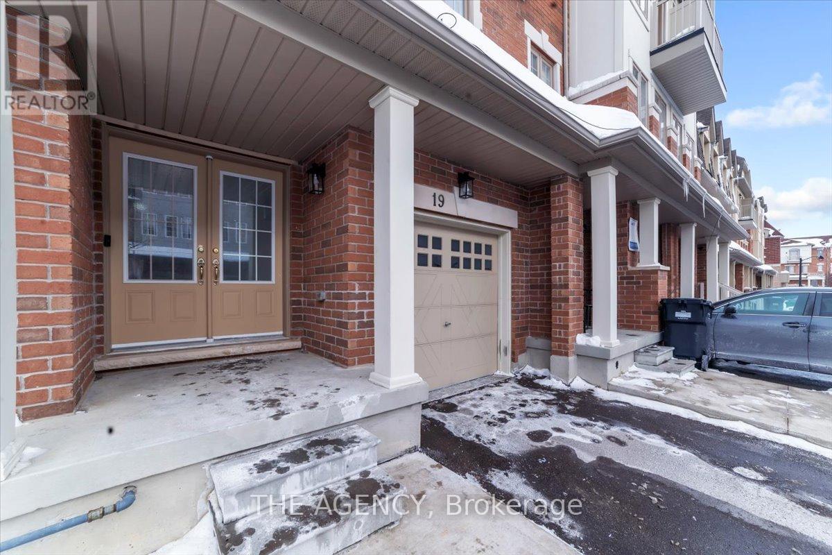 19 Hobart Gardens, Brampton, Ontario  L6Z 0J1 - Photo 2 - W11983249