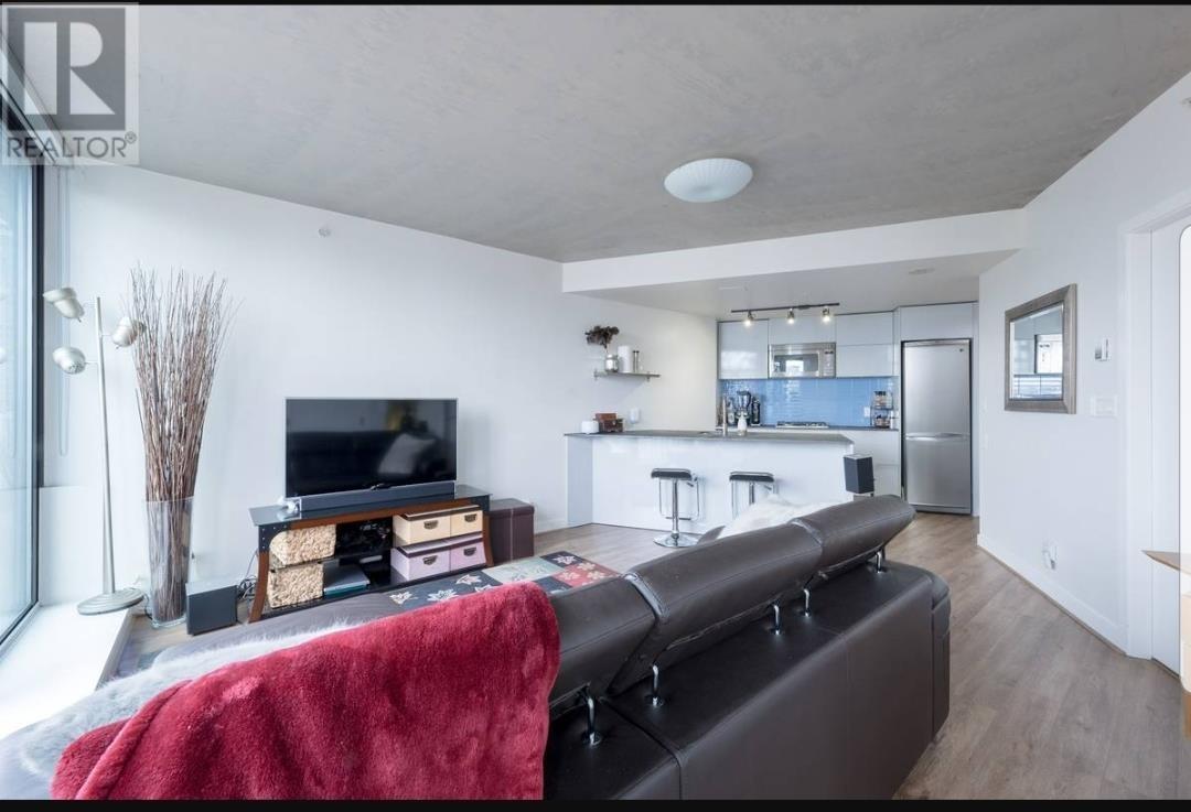 Listing Picture 2 of 17 : 2309 128 W CORDOVA STREET, Vancouver / 溫哥華 - 魯藝地產 Yvonne Lu Group - MLS Medallion Club Member