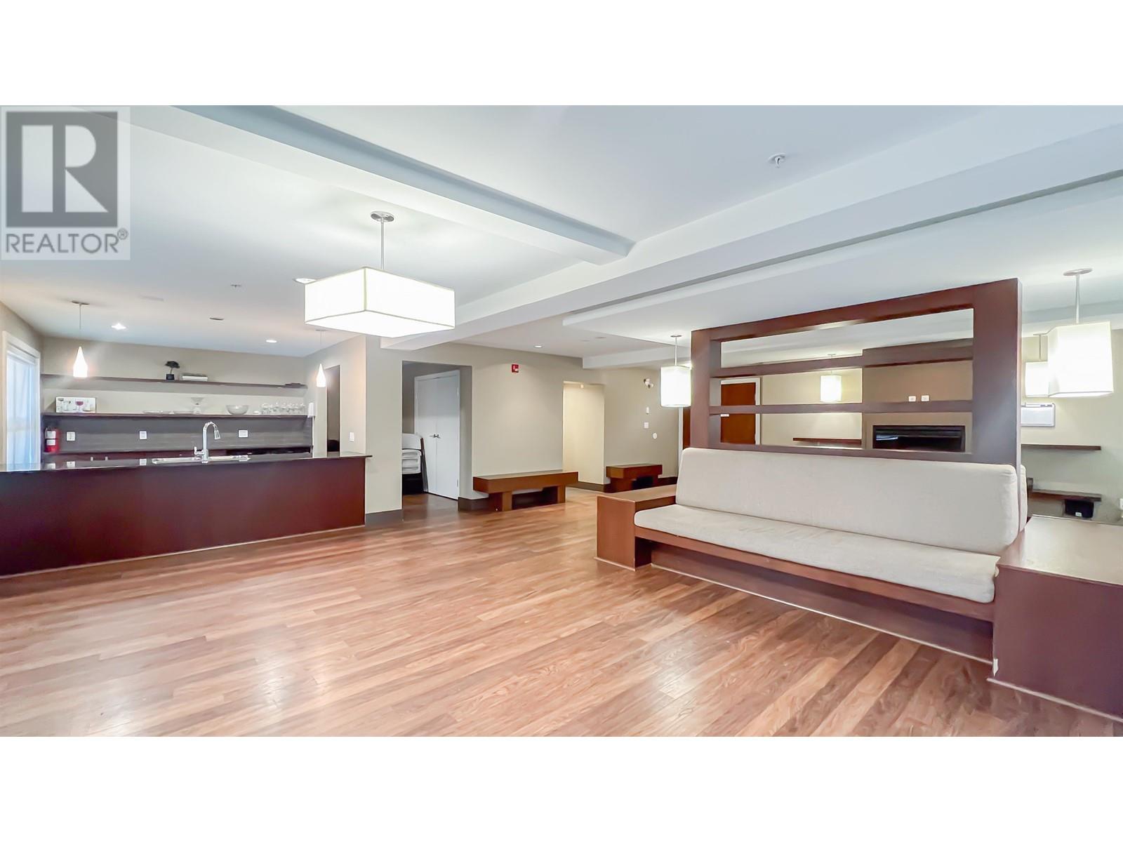 Listing Picture 22 of 24 : 213 5885 IRMIN STREET, Burnaby / 本拿比 - 魯藝地產 Yvonne Lu Group - MLS Medallion Club Member
