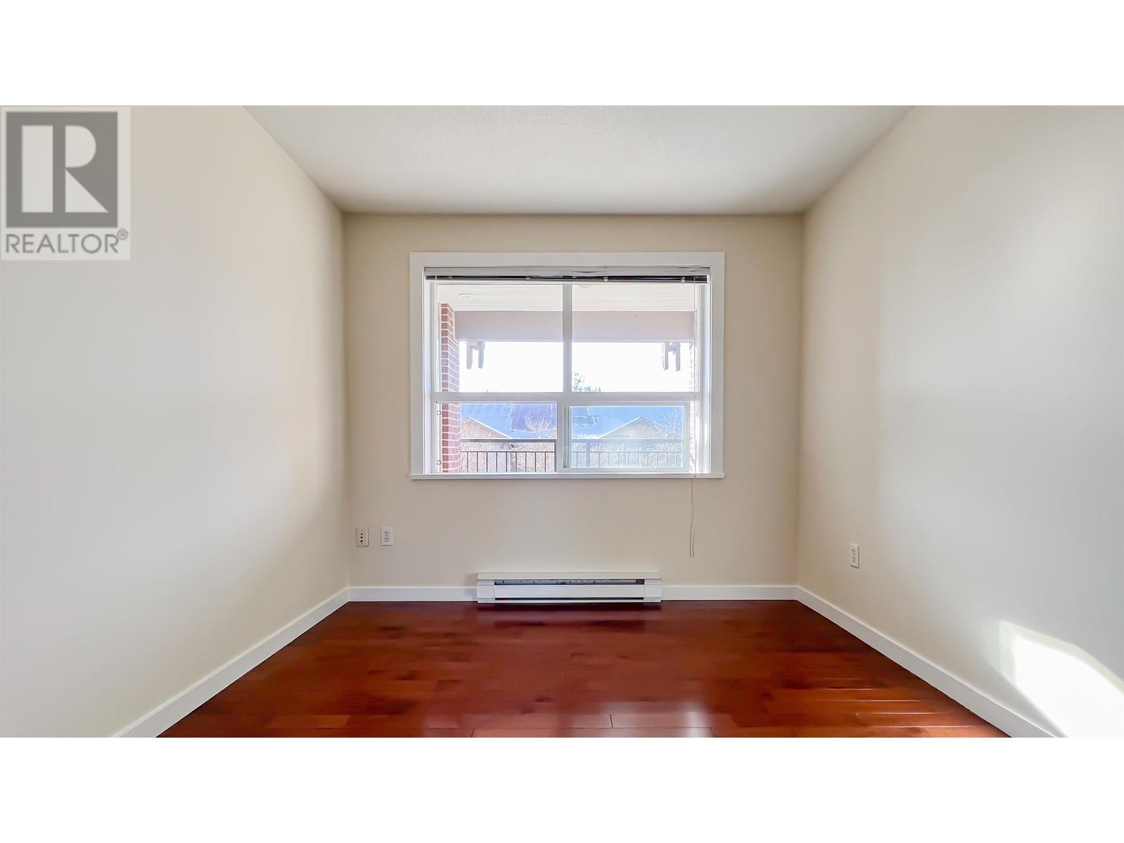 Listing Picture 14 of 24 : 213 5885 IRMIN STREET, Burnaby / 本拿比 - 魯藝地產 Yvonne Lu Group - MLS Medallion Club Member