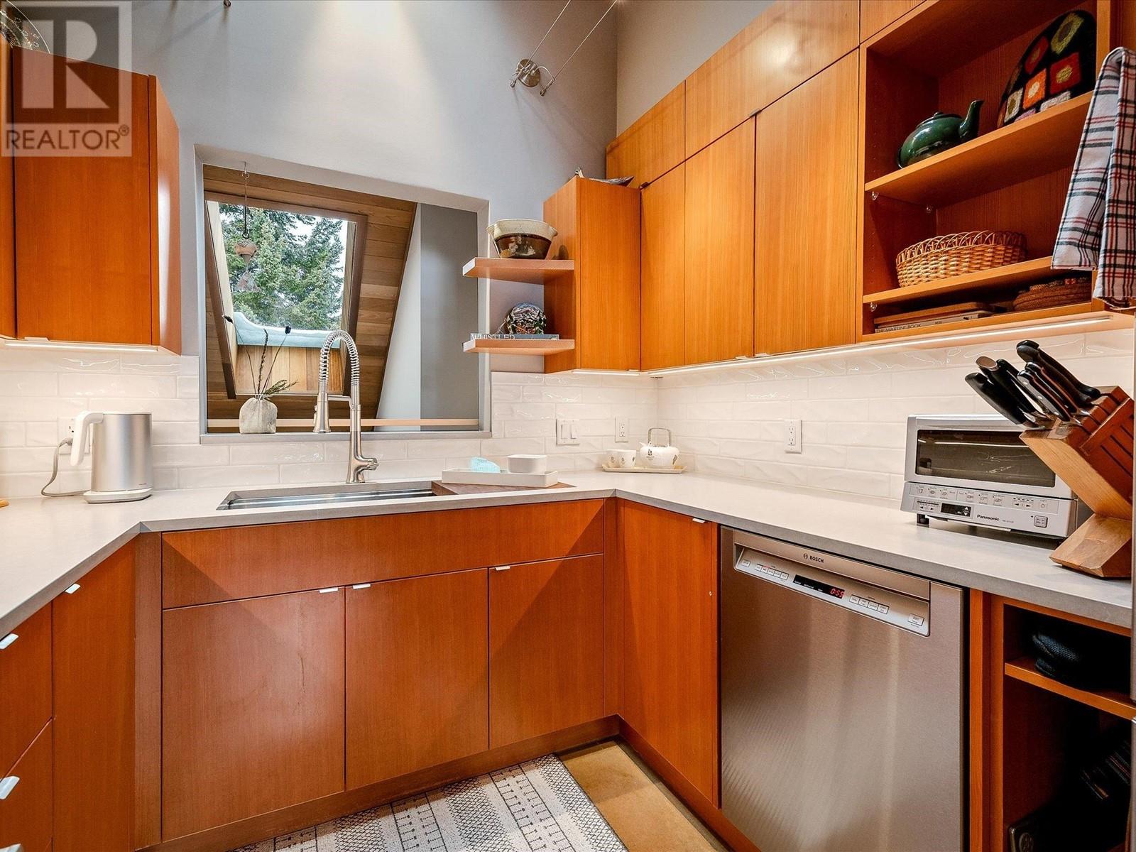 210 6117 EAGLE DRIVE