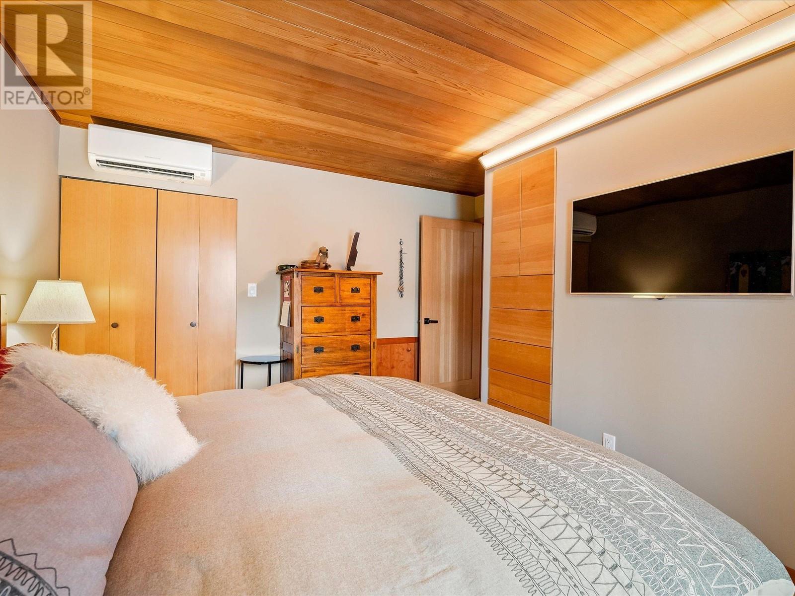 210 6117 EAGLE DRIVE