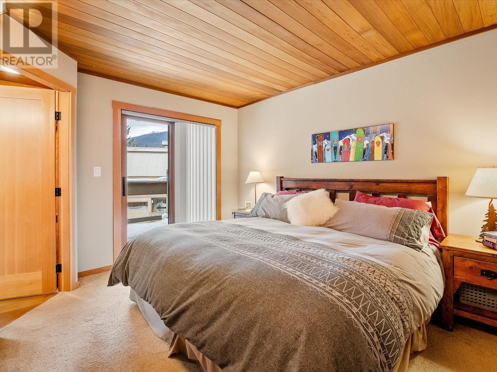 210 6117 EAGLE DRIVE