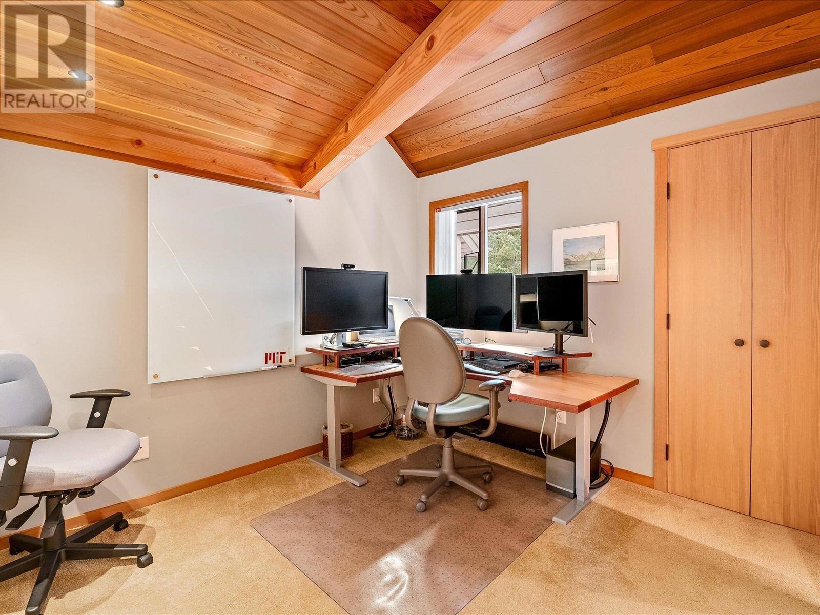 210 6117 EAGLE DRIVE