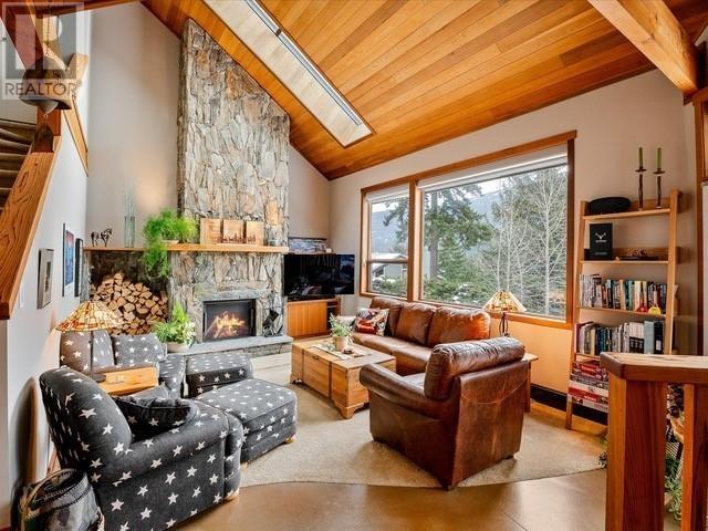 210 6117 EAGLE DRIVE