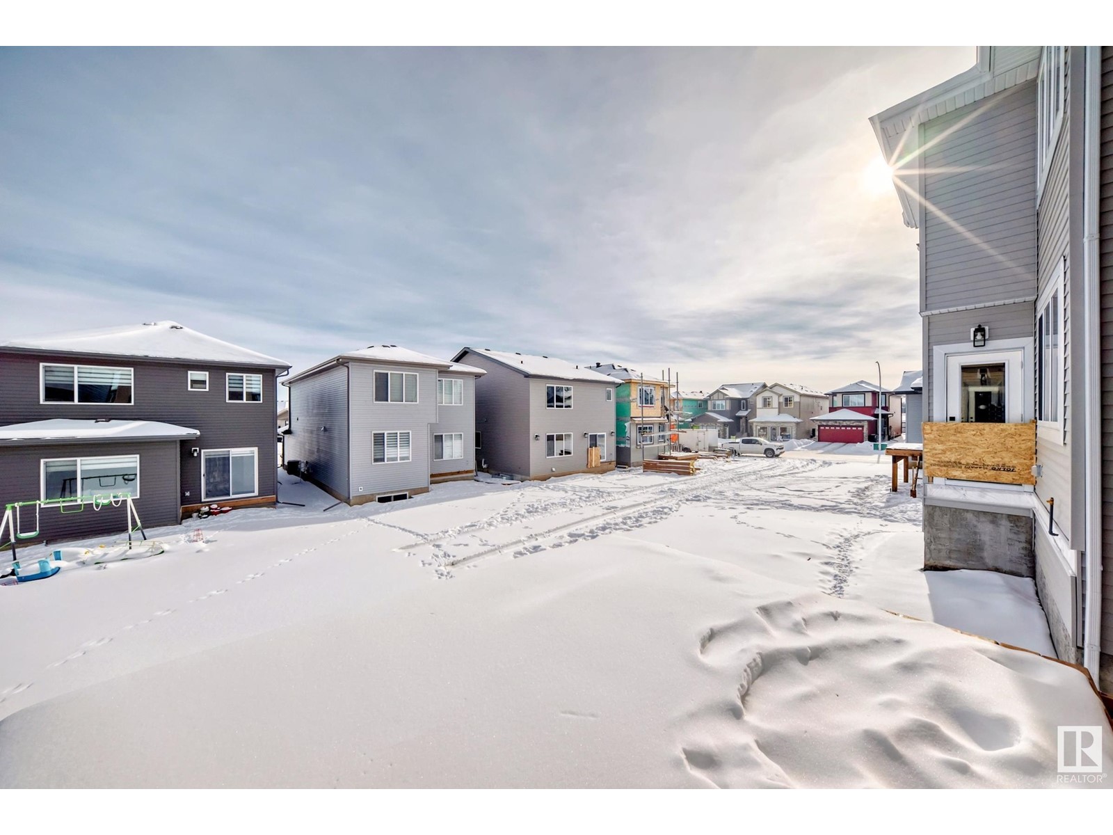 Property at 32 ASHBURY CR image 1