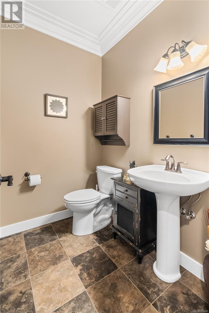 Property at 275 Dahl Rd image 3