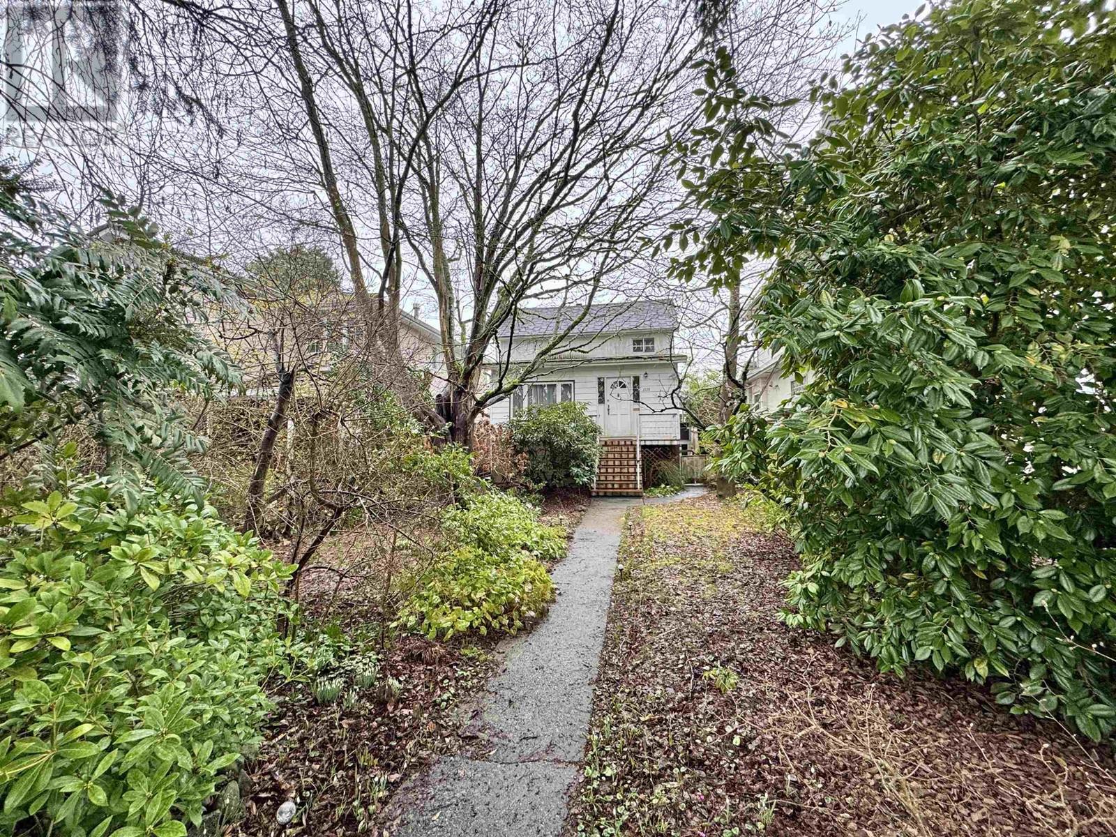 2720 W 24th Avenue, Vancouver, British Columbia  V6L 1R1 - Photo 2 - R2965085