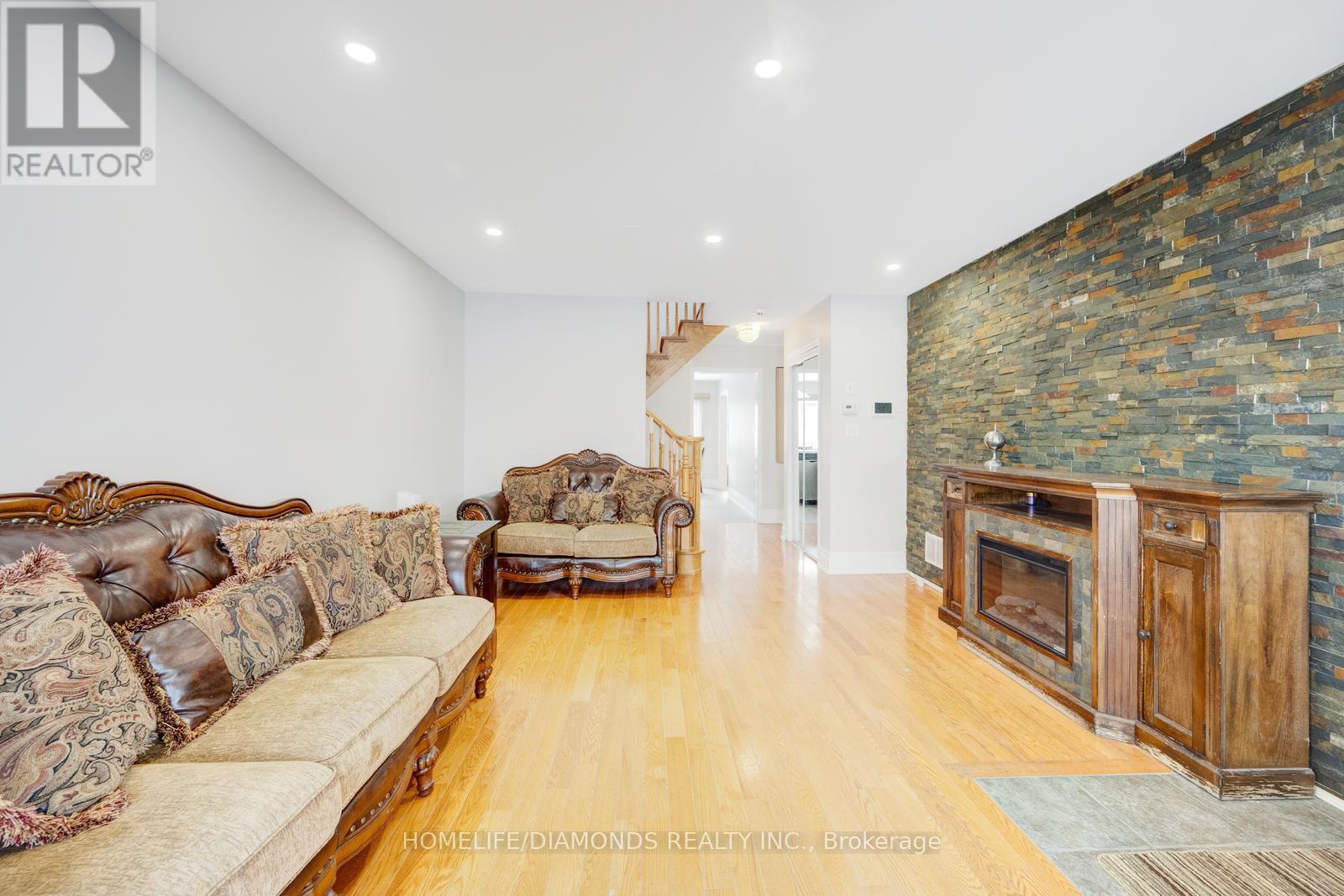 5415 Longford Drive, Mississauga, Ontario  L5M 7Y3 - Photo 6 - W11983353