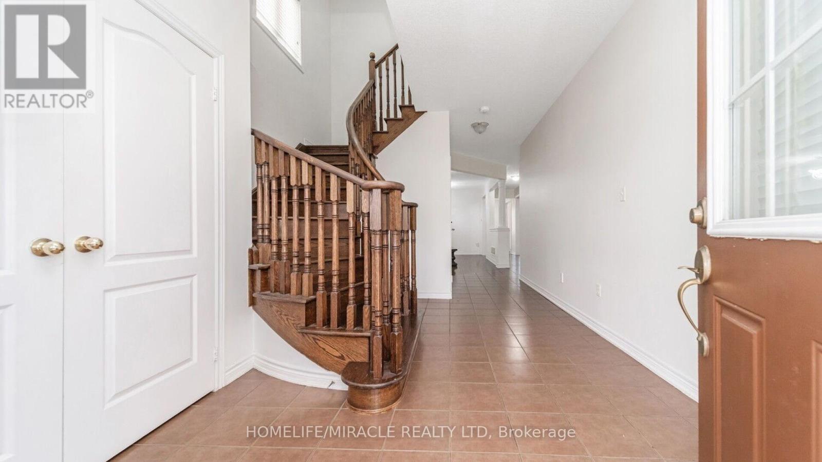 Property at 4 FOSSIL STREET image 4