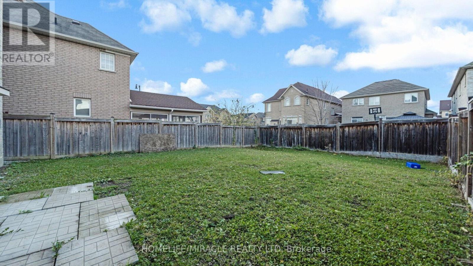 4 Fossil Street, Brampton, Ontario  L6P 3G6 - Photo 49 - W11983401