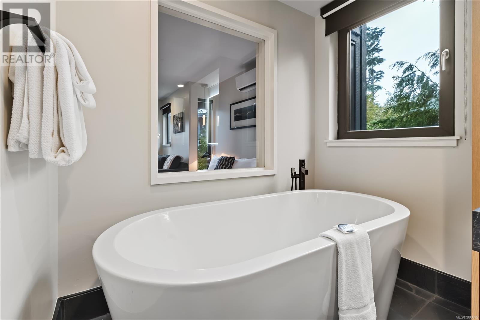 2202 596 Marine Dr, Ucluelet, British Columbia  V0R 3A0 - Photo 14 - 988819
