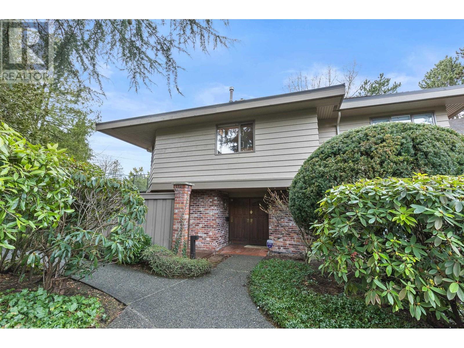 9 4900 Cartier Street, Vancouver, British Columbia  V6M 4H2 - Photo 1 - R2968876