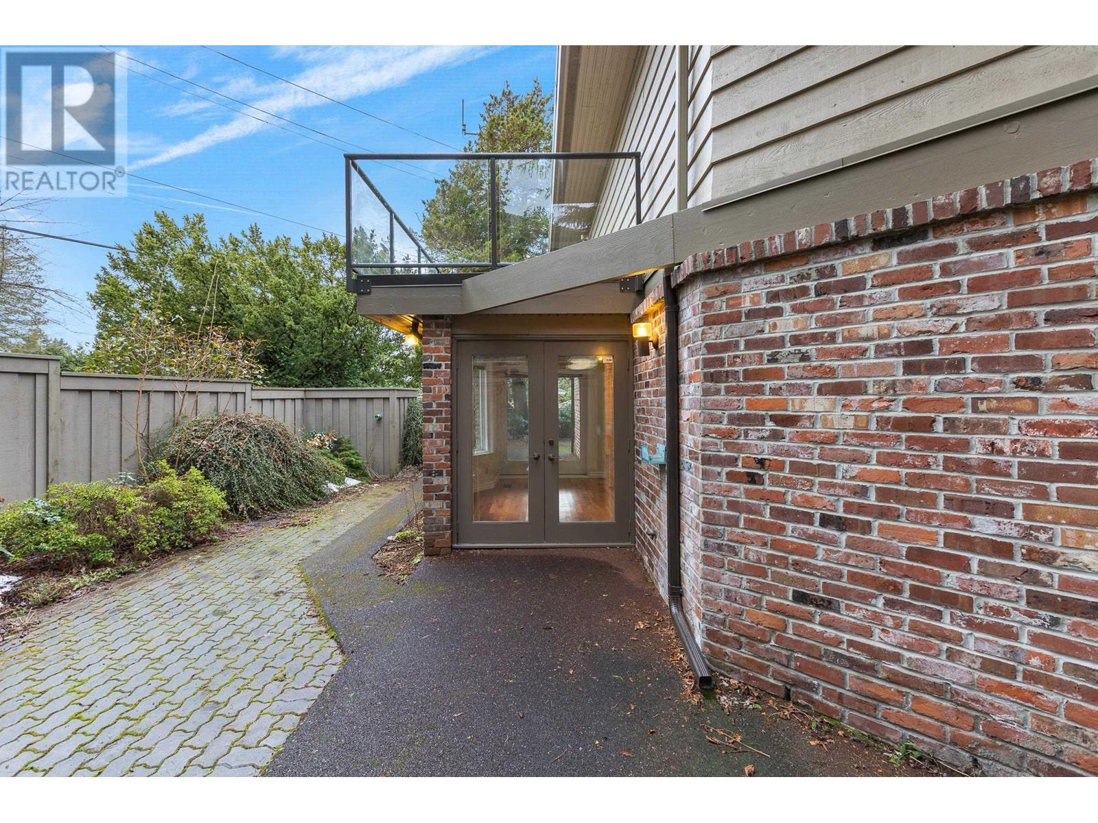 9 4900 Cartier Street, Vancouver, British Columbia  V6M 4H2 - Photo 4 - R2968876