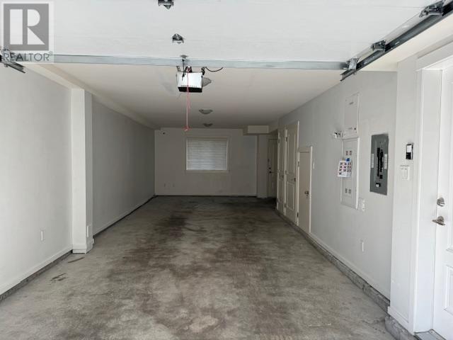 Listing Picture 2 of 4 : 9 9811 FERNDALE ROAD, Richmond / 烈治文 - 魯藝地產 Yvonne Lu Group - MLS Medallion Club Member