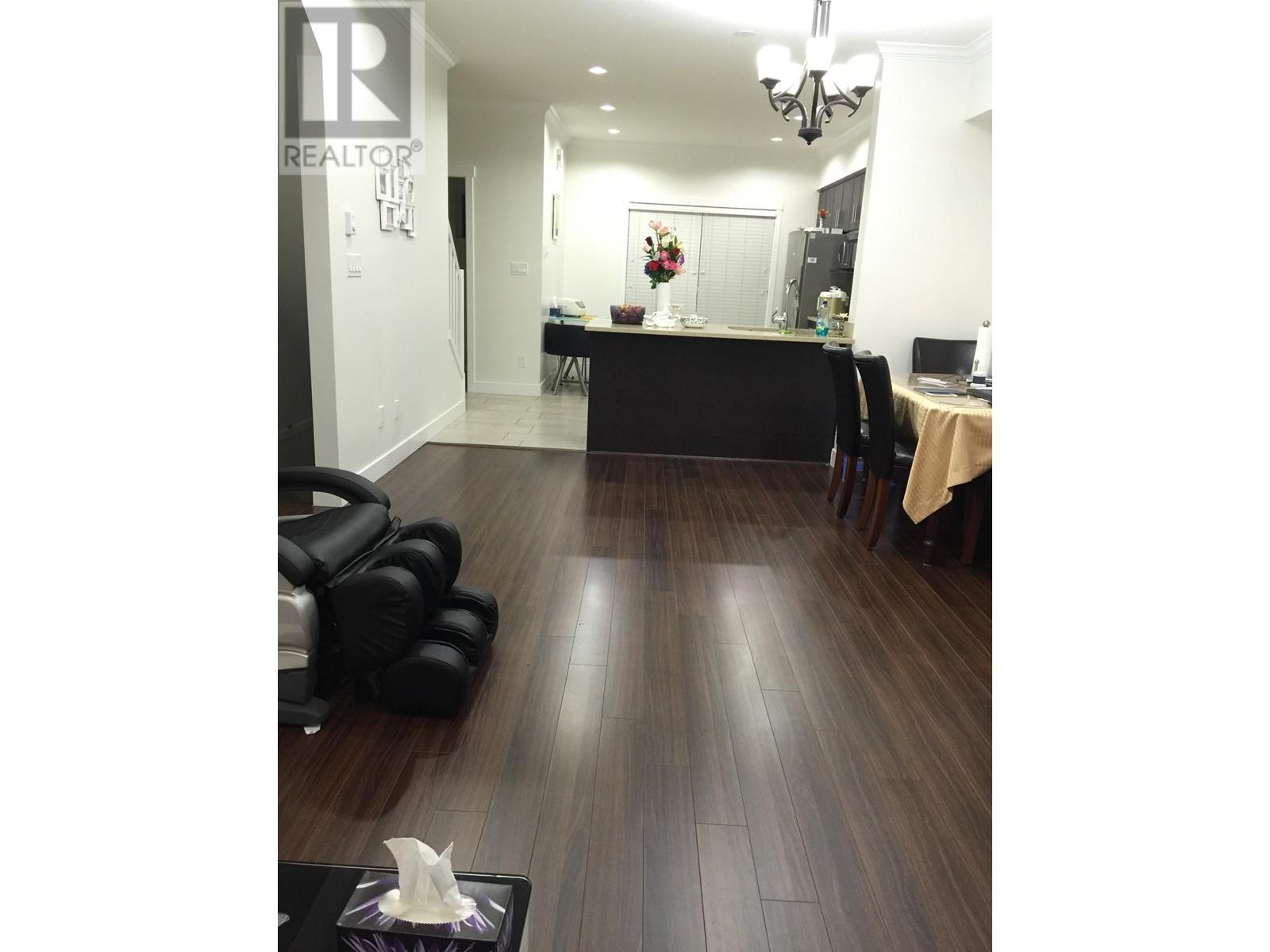 Listing Picture 4 of 4 : 9 9811 FERNDALE ROAD, Richmond / 烈治文 - 魯藝地產 Yvonne Lu Group - MLS Medallion Club Member
