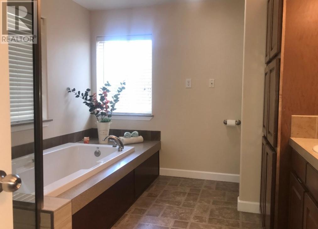7357 10th Street, Grand Forks, British Columbia  V0H 1H0 - Photo 12 - 10335986