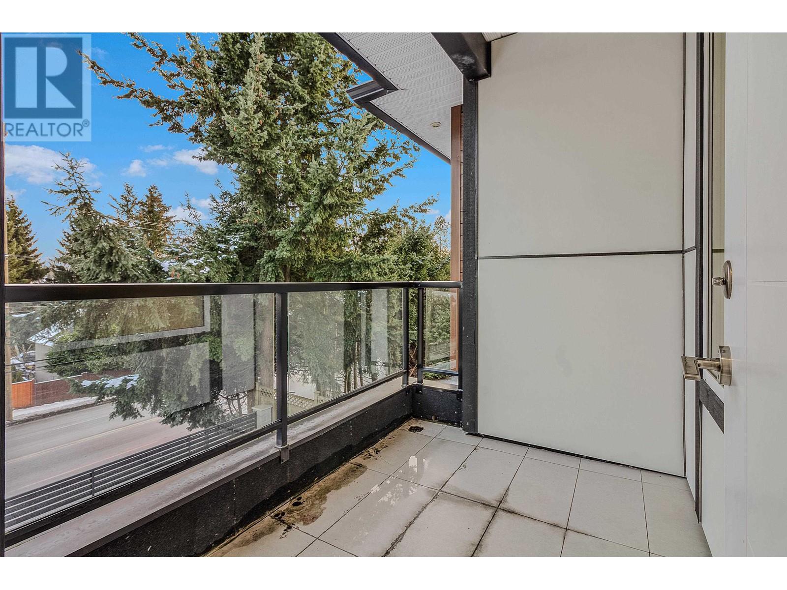 8175 10th Avenue, Burnaby, British Columbia  V3N 2S5 - Photo 36 - R2969377