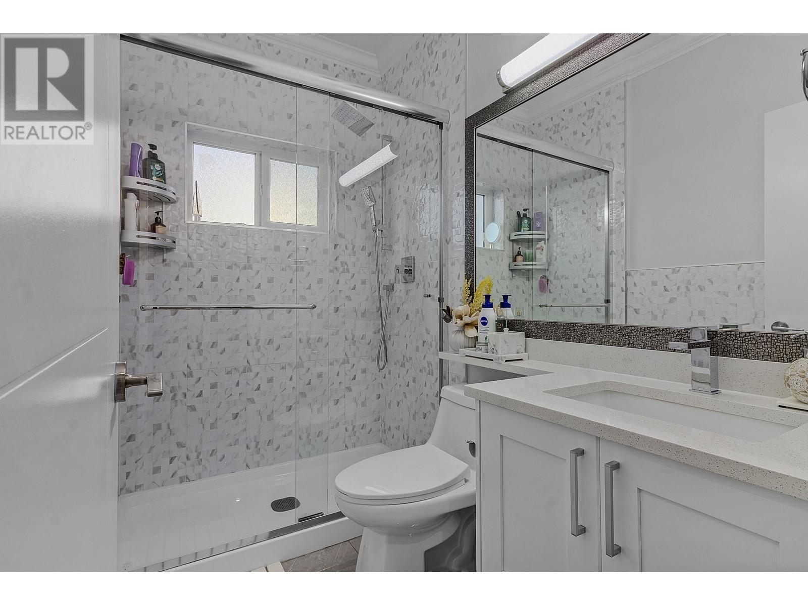 8175 10th Avenue, Burnaby, British Columbia  V3N 2S5 - Photo 27 - R2969377