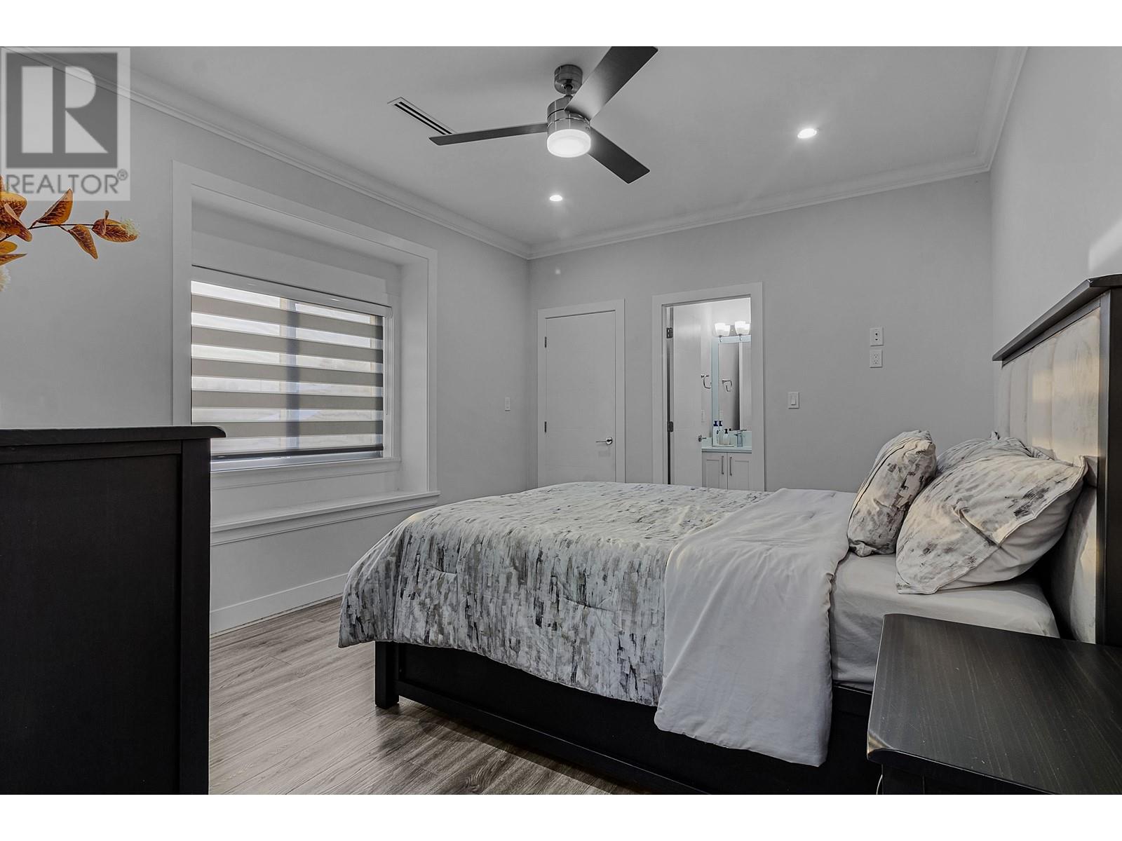 8175 10th Avenue, Burnaby, British Columbia  V3N 2S5 - Photo 25 - R2969377