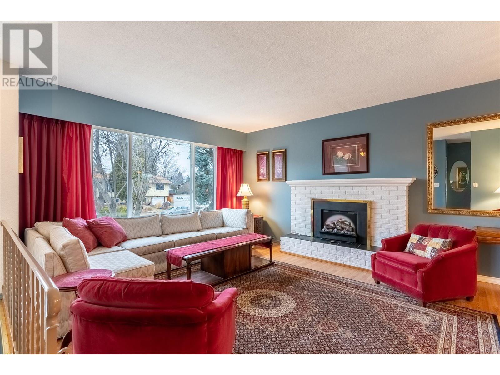 Property at 283 Chetwynd Drive image 3