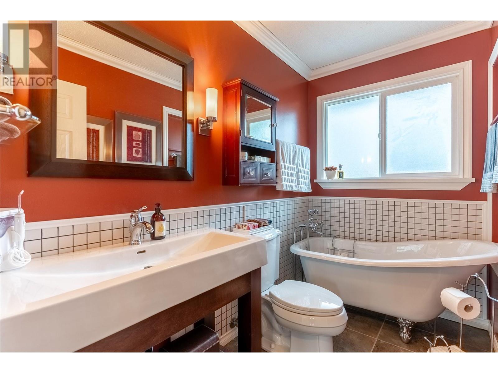 Property at 283 Chetwynd Drive image 5