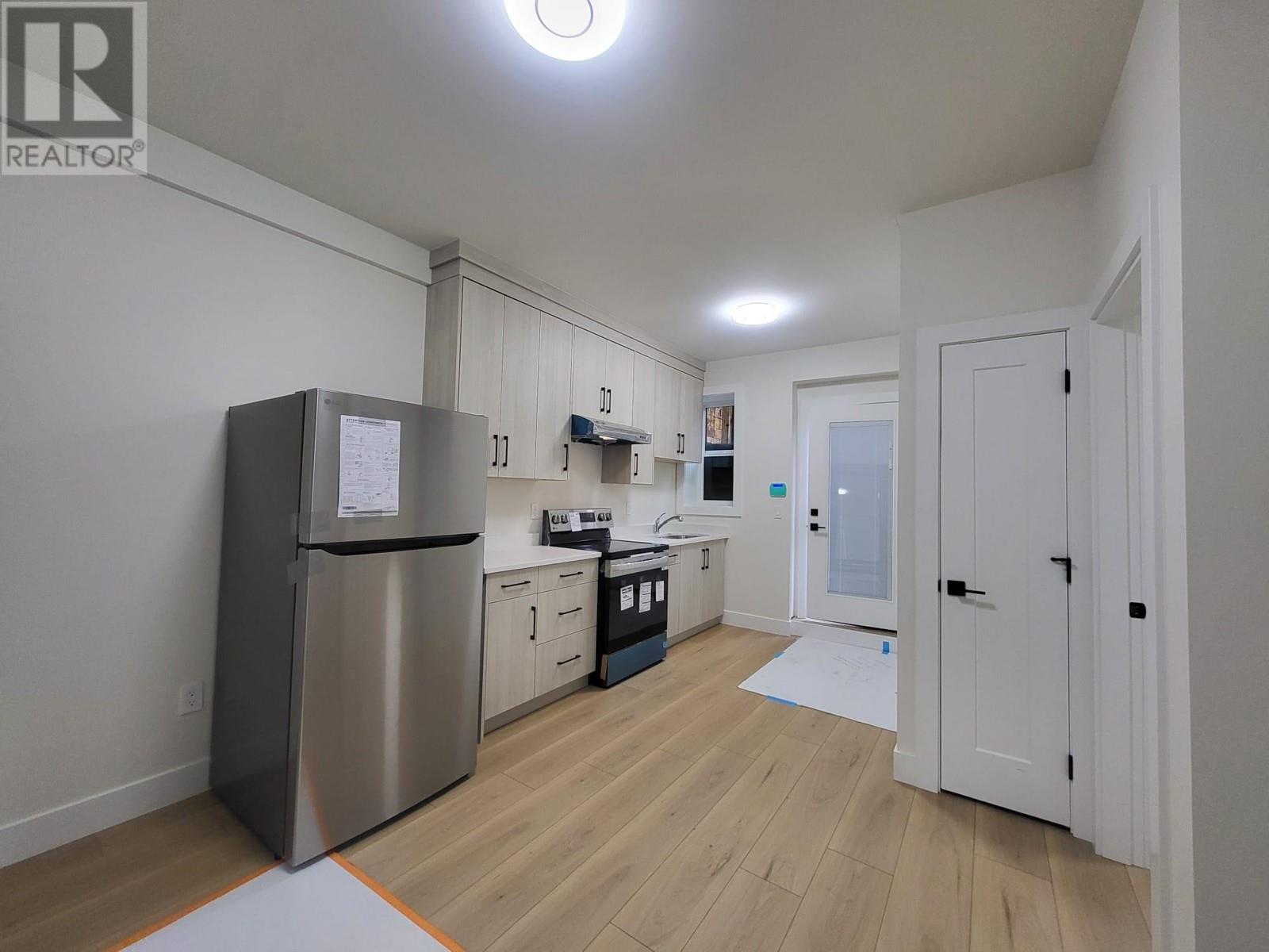 1 Bed Suite 7542 Lindrick Court, Burnaby, British Columbia  V5A 3Y5 - Photo 4 - R2952570