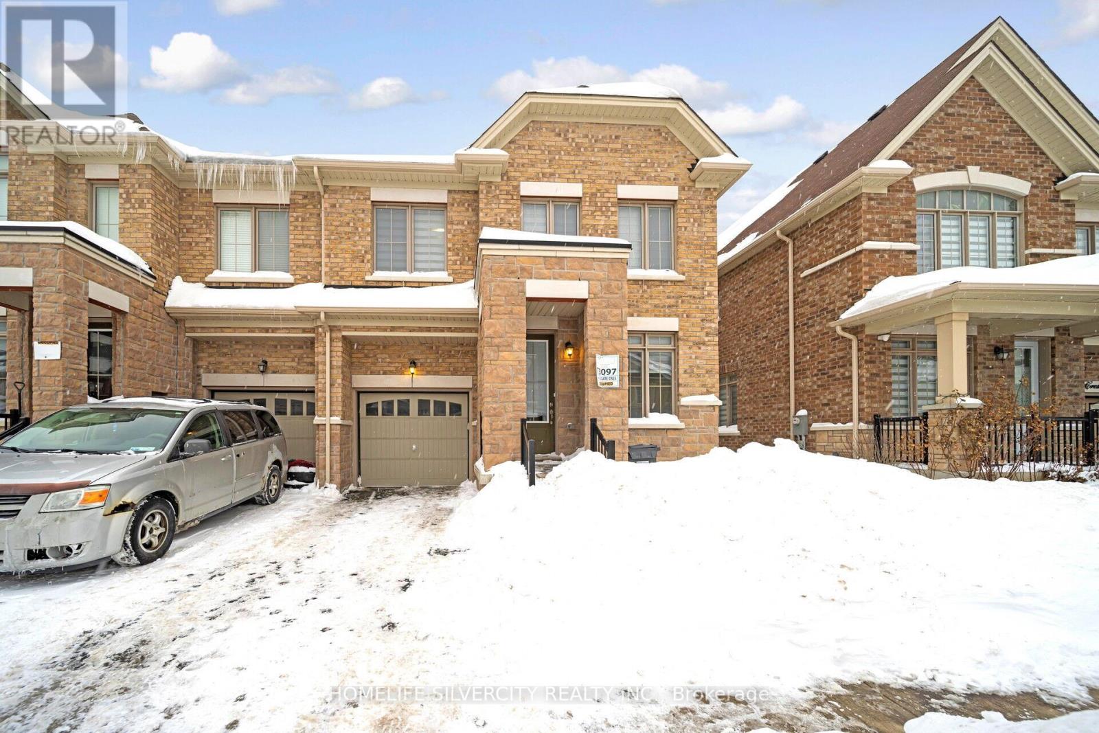 44 Folgate Crescent, Brampton (Sandringham-Wellington North), Ontario  L6R 0B3 - Photo 2 - W11983544