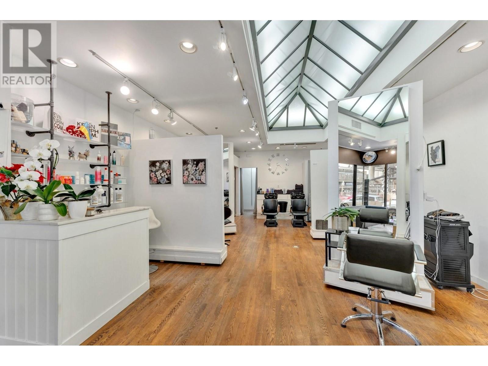 2439 Granville Street, Vancouver, British Columbia  V6H 3G5 - Photo 1 - C8066770