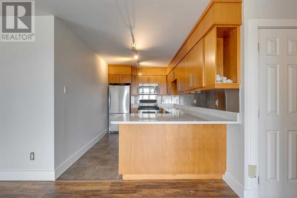 Property at 303, 350 4 Avenue NE image 4