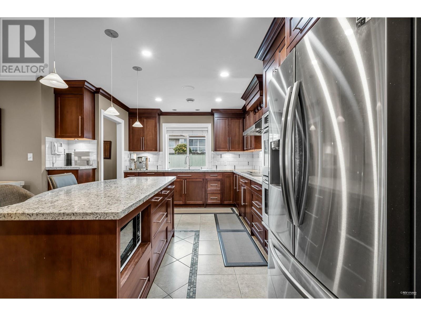 6365 Grant Street, Burnaby, British Columbia  V5B 2K7 - Photo 11 - R2969383