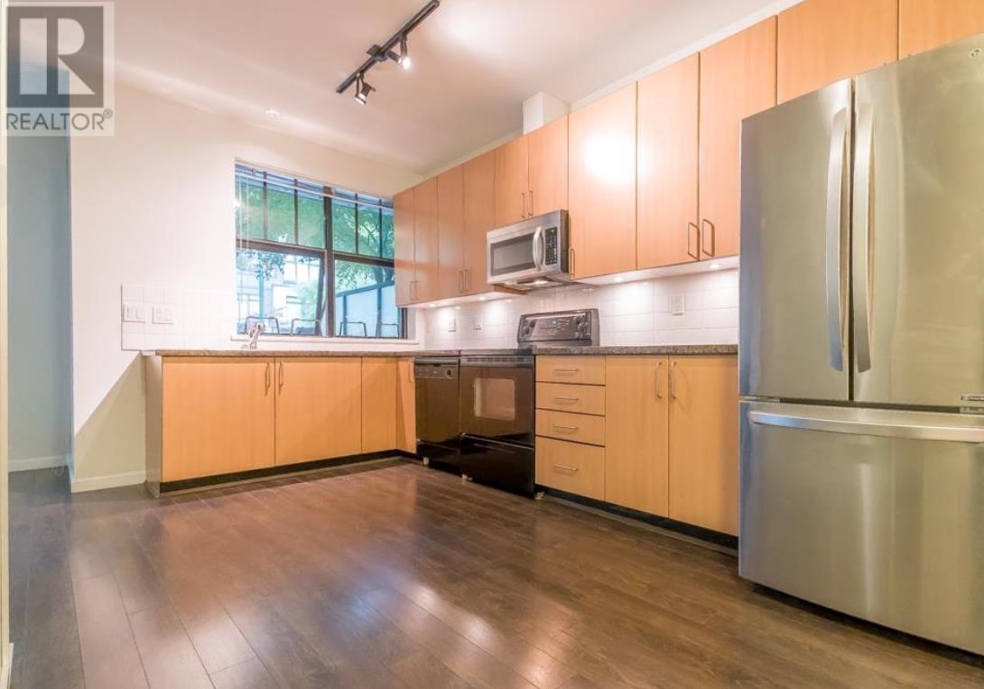 Listing Picture 10 of 11 : 101 2065 W 12TH AVENUE, Vancouver / 溫哥華 - 魯藝地產 Yvonne Lu Group - MLS Medallion Club Member