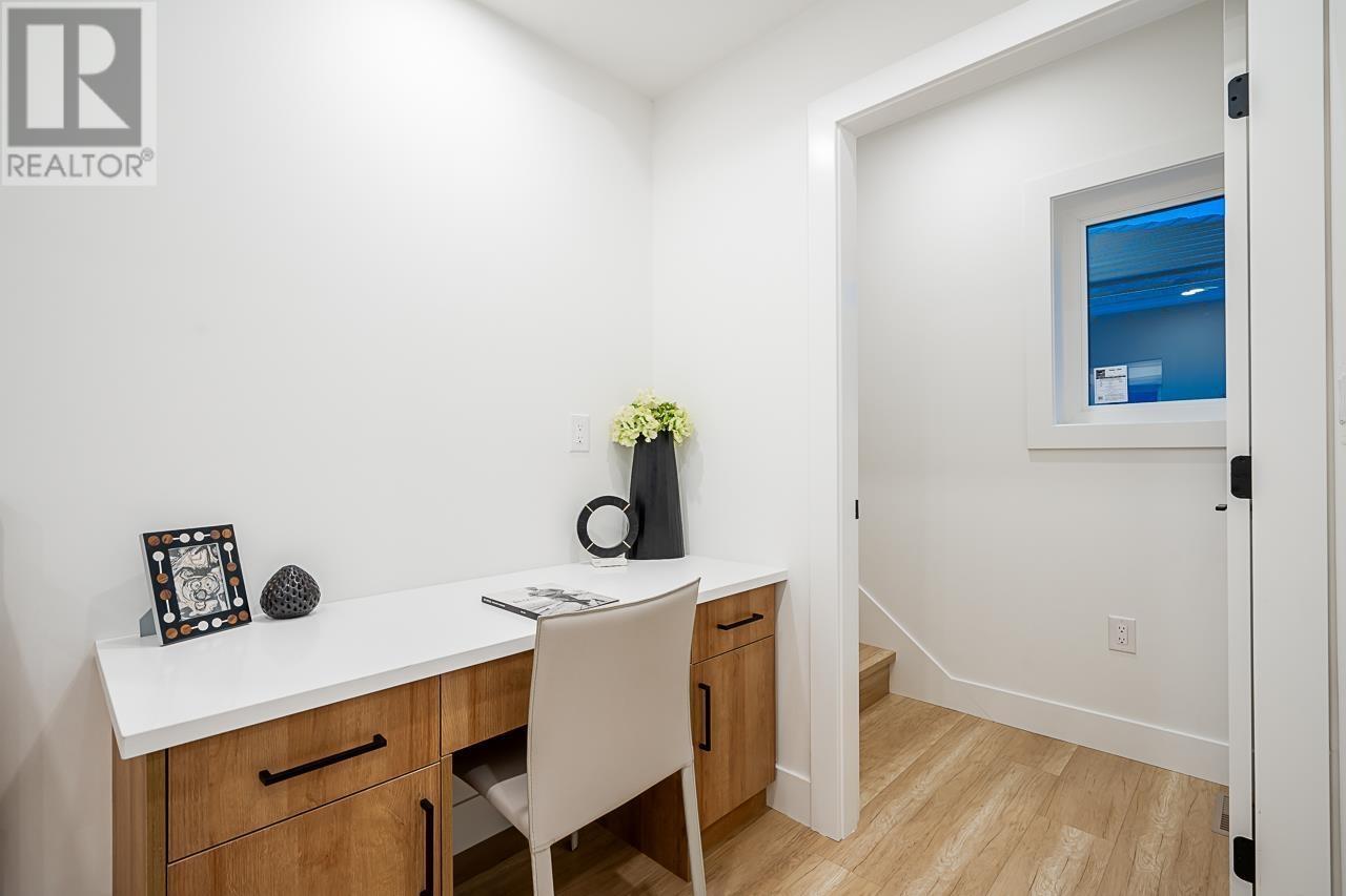 Listing Picture 16 of 39 : 1 1275 ROSSLAND STREET, Vancouver / 溫哥華 - 魯藝地產 Yvonne Lu Group - MLS Medallion Club Member