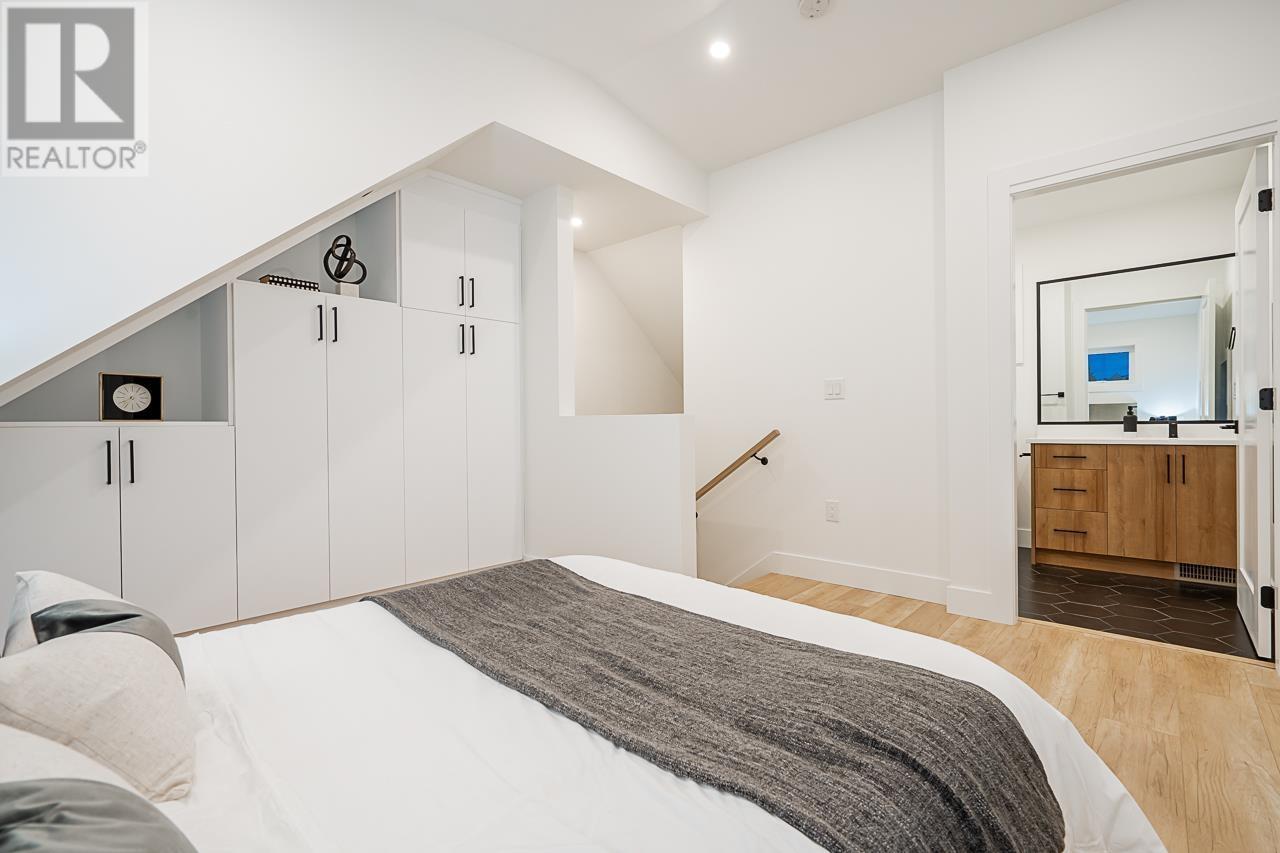 Listing Picture 22 of 39 : 1 1275 ROSSLAND STREET, Vancouver / 溫哥華 - 魯藝地產 Yvonne Lu Group - MLS Medallion Club Member