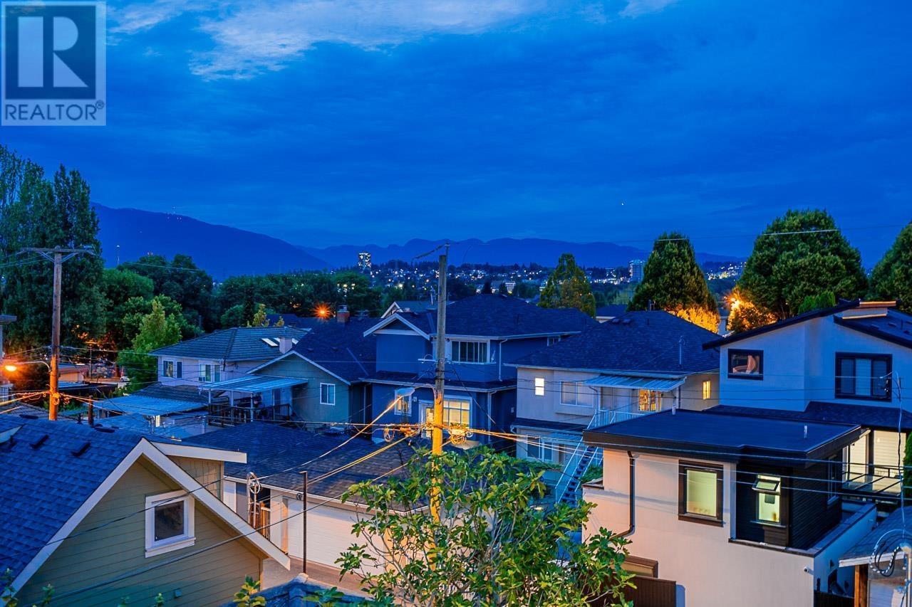 Listing Picture 33 of 39 : 1 1275 ROSSLAND STREET, Vancouver / 溫哥華 - 魯藝地產 Yvonne Lu Group - MLS Medallion Club Member