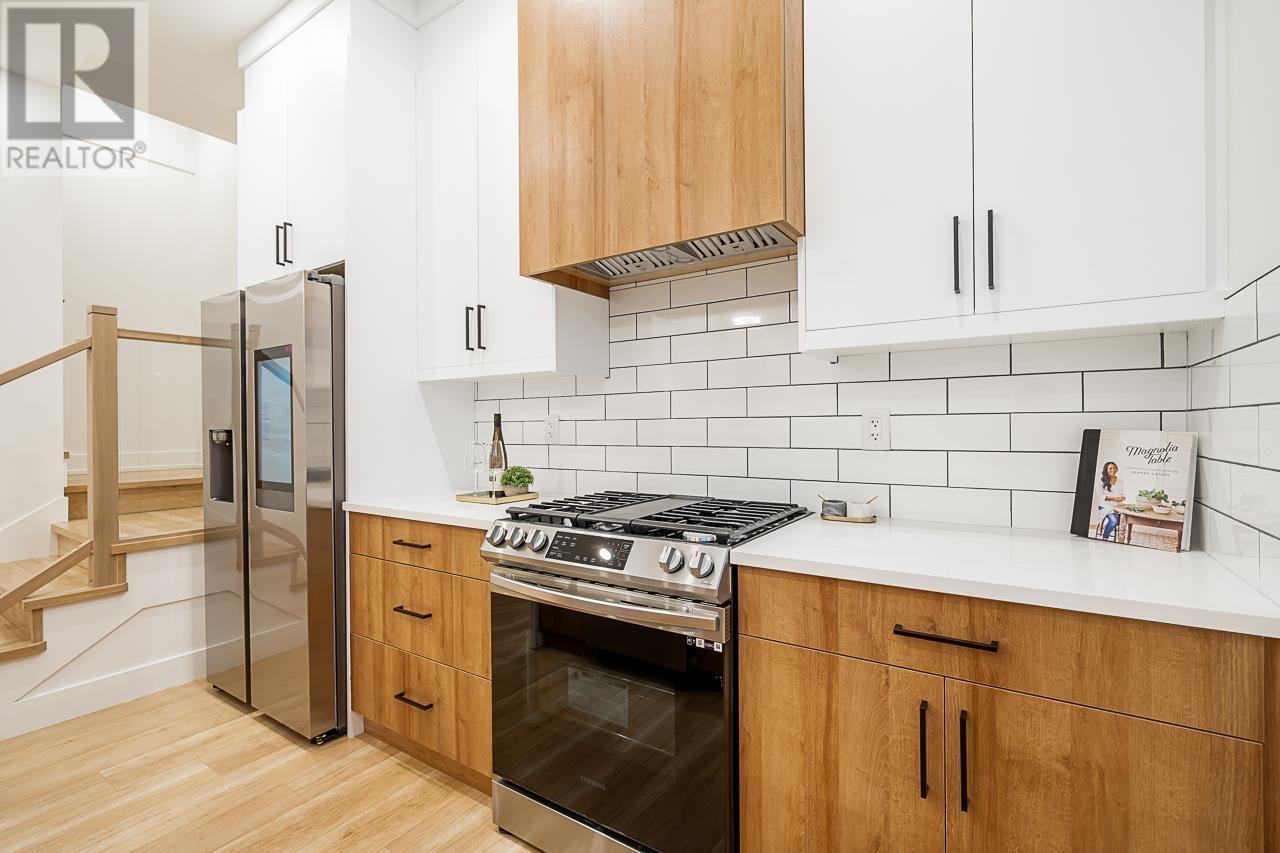 Listing Picture 8 of 39 : 1 1275 ROSSLAND STREET, Vancouver / 溫哥華 - 魯藝地產 Yvonne Lu Group - MLS Medallion Club Member