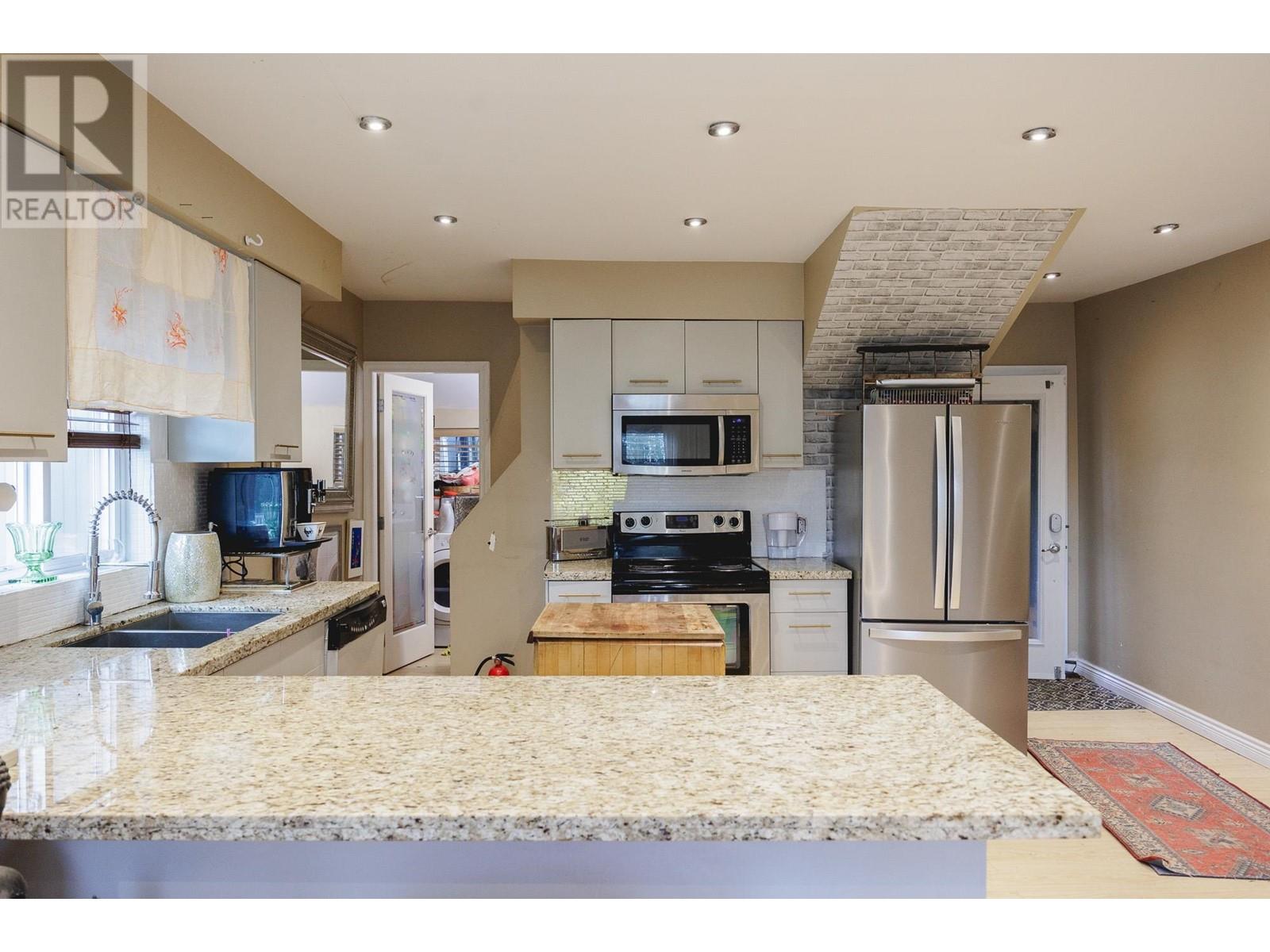 Property at 555 EAST COLUMBIA STREET image 5